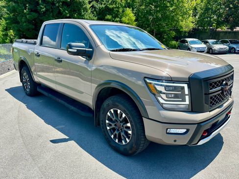 Used 2024 Nissan Titan PRO-4X w/ Pro-4x Convenience Package AWD/4WD image 3