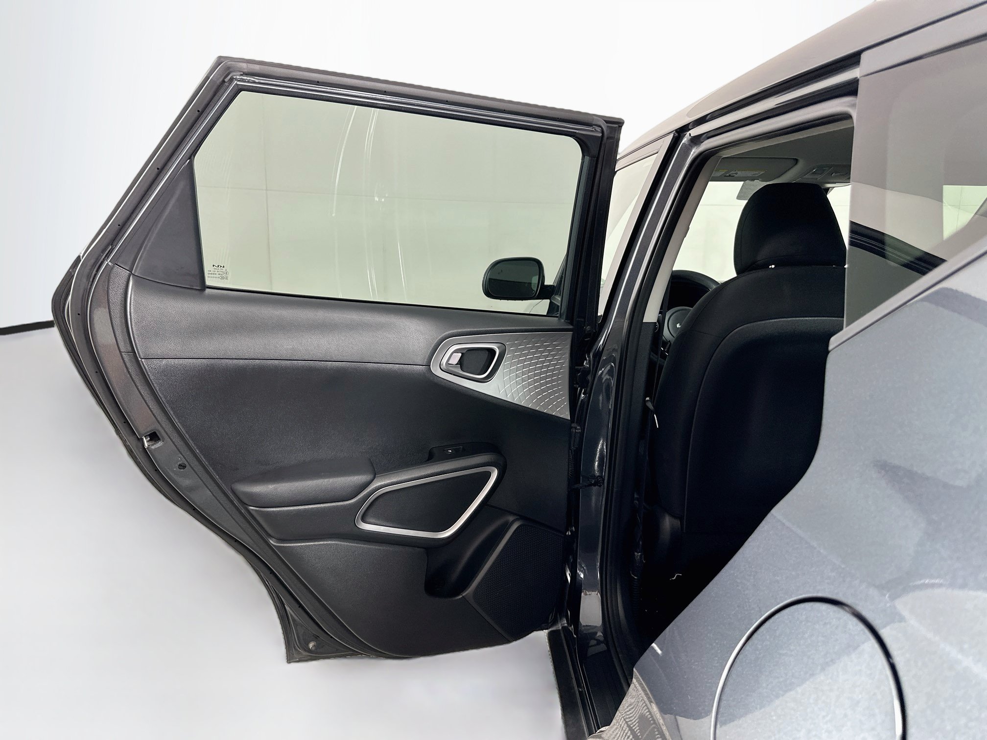 Used 2025 Kia Soul LX w/ LX Technology Package FWD image 25