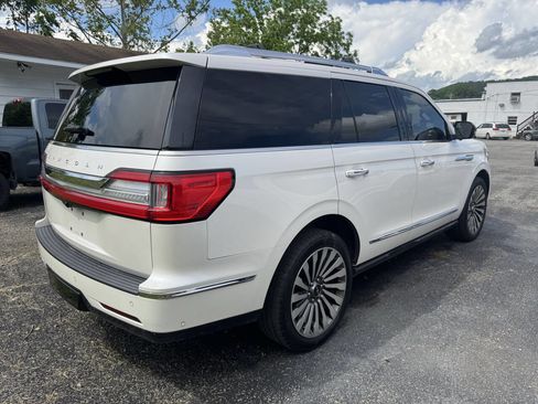 Used 2018 Lincoln Navigator Reserve w/ Technology Package AWD/4WD image 6