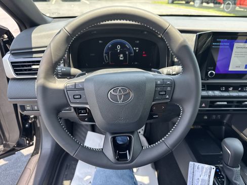 New 2025 Toyota Camry SE image 16