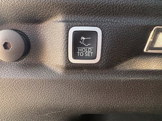 Used 2023 Jeep Grand Cherokee L Laredo AWD/4WD image 42