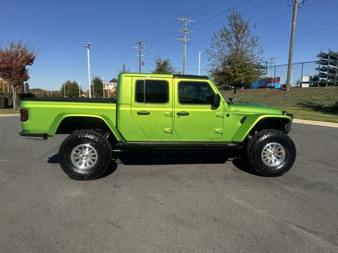 Certified 2025 Jeep Gladiator Rubicon w/ Convenience Group image 11