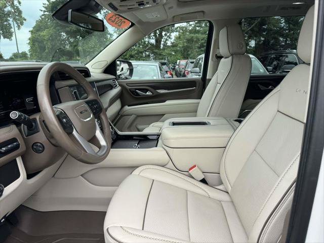 Used 2023 GMC Yukon Denali w/ LPO, Floor Liner Package AWD/4WD image 19