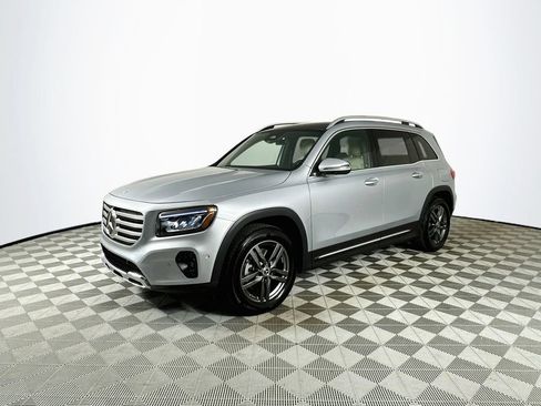 Used 2026 Mercedes-Benz GLB 250 4MATIC image 3