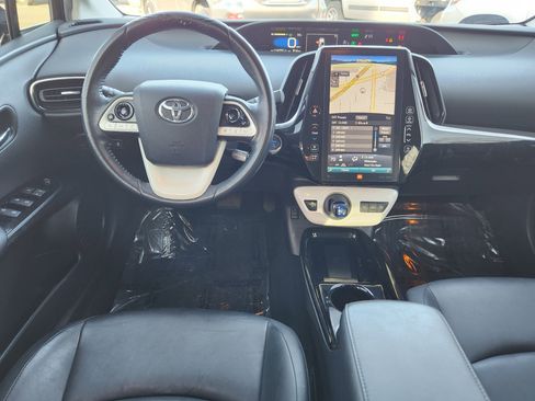 Used 2017 Toyota Prius Prime Advanced image 16