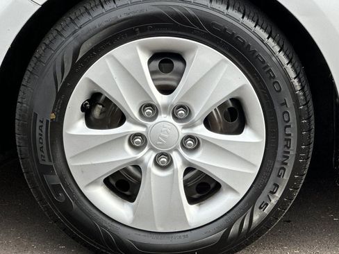 Used 2018 Kia Forte LX image 28