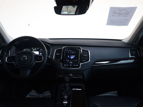 Used 2018 Volvo XC90 T5 Momentum w/ Momentum Plus Package FWD image 32