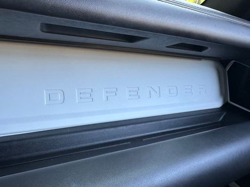 Used 2020 Land Rover Defender 110 SE image 37