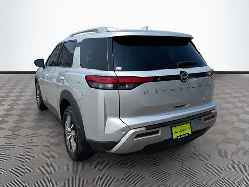 Used 2022 Nissan Pathfinder SL AWD/4WD image 35
