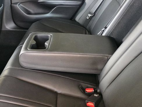 Used 2018 Honda Accord Touring image 11