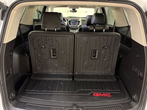 Used 2021 GMC Acadia Denali w/ Denali Ultimate Package AWD/4WD image 42