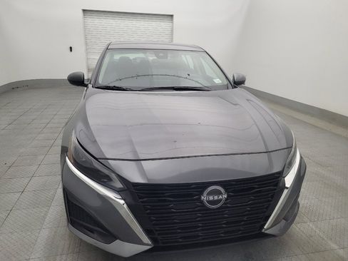 Used 2024 Nissan Altima 2.5 SV image 14