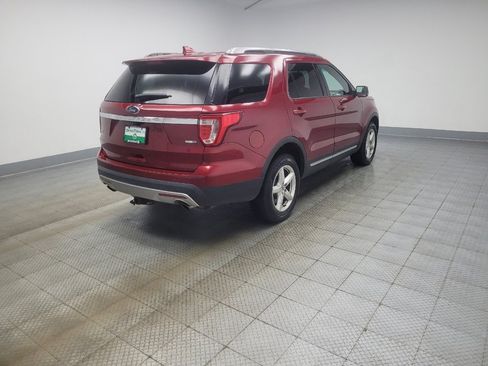 Used 2017 Ford Explorer XLT w/ Equipment Group 202A AWD/4WD image 10