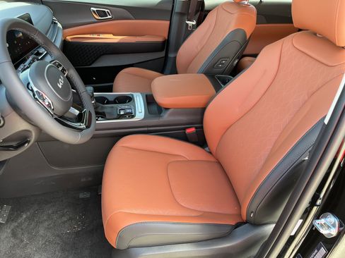 New 2026 Kia Carnival EX FWD image 18