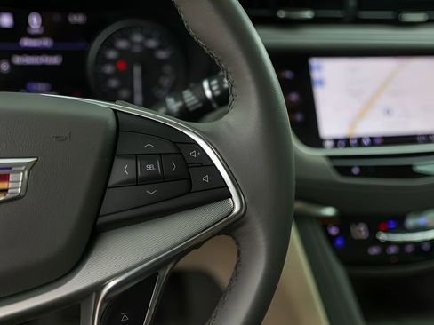 Certified 2023 Cadillac XT5 Premium Luxury w/ Technology Package FWD image 13
