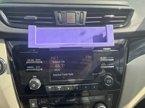 Used 2018 Nissan Rogue Sport SV FWD image 23