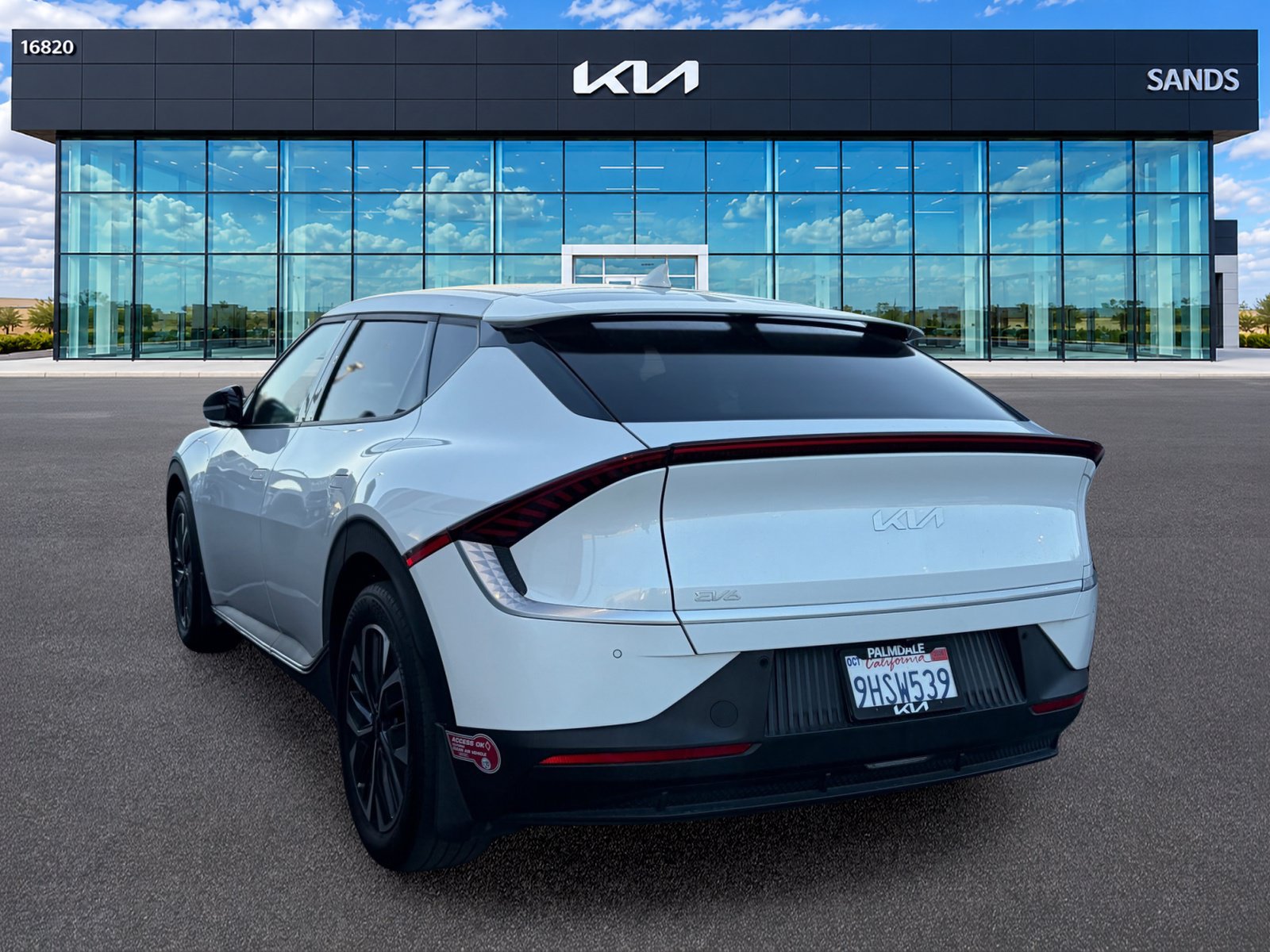 Used 2023 Kia EV6 Light RWD image 4