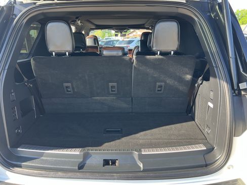 Used 2023 Lincoln Navigator Reserve AWD/4WD image 24