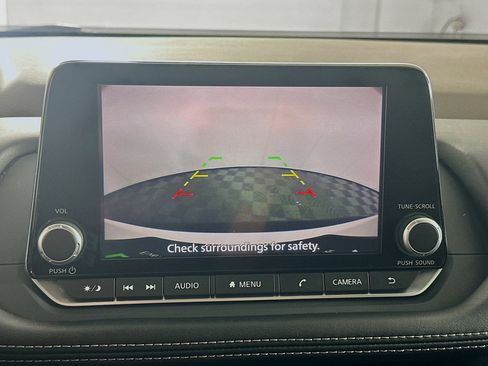 Used 2023 Nissan Rogue S image 22