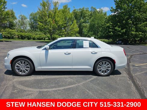 Used 2021 Chrysler 300 Touring L AWD/4WD image 1