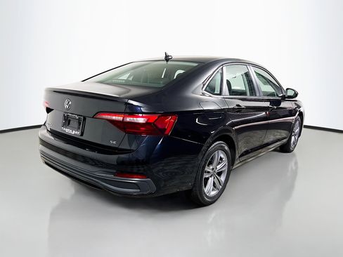 Used 2024 Volkswagen Jetta SE FWD image 4