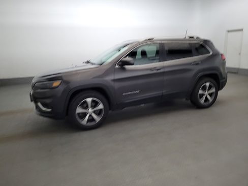 Used 2019 Jeep Cherokee Limited AWD/4WD image 2