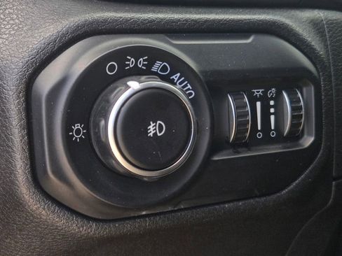 Used 2020 Jeep Wrangler Sport AWD/4WD image 22