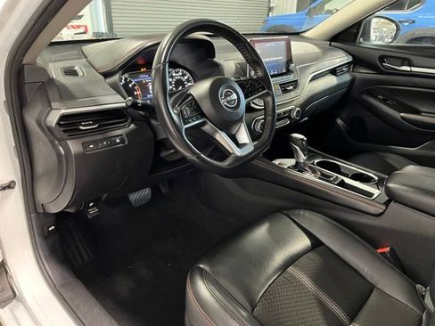 Used 2024 Nissan Altima 2.5 SR FWD image 19