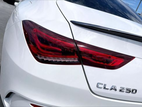Used 2020 Mercedes-Benz CLA 250 image 32