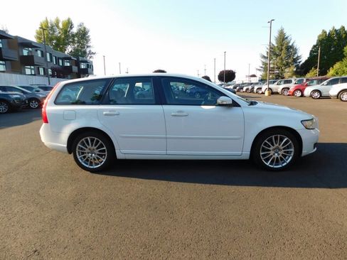 Used 2009 Volvo V50 2.4i image 18