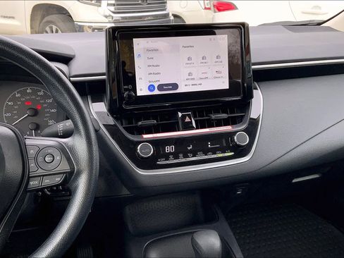 Used 2025 Toyota Corolla LE image 6