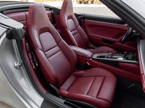 Certified 2022 Porsche 911 Carrera image 33