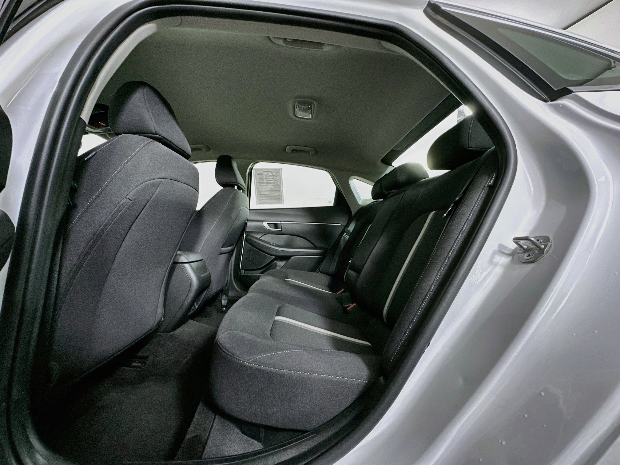 Used 2025 Hyundai Sonata SEL FWD image 28