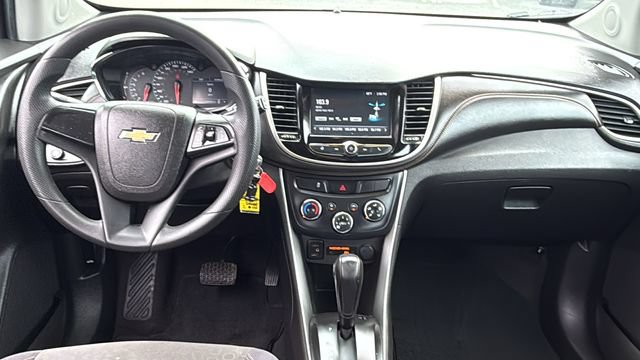 Used 2017 Chevrolet Trax LS FWD image 26