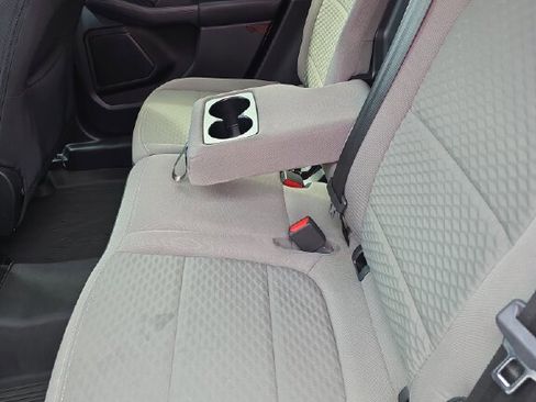 Used 2022 Ford Escape SE w/ SE Sport Appearance Package image 3