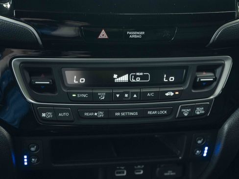 Used 2025 Honda Passport Black Edition image 31