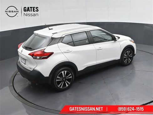 Used 2018 Nissan Kicks SV image 40