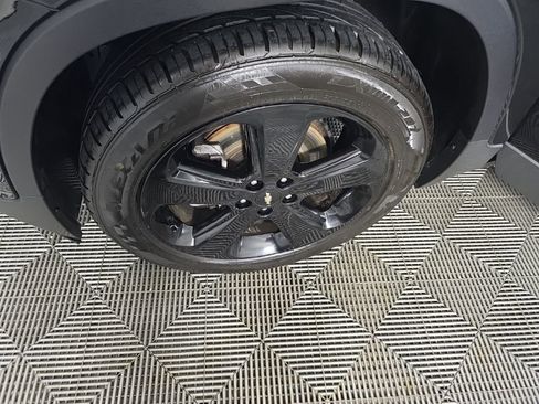 Used 2018 Chevrolet Trax Premier w/ Midnight Edition image 10