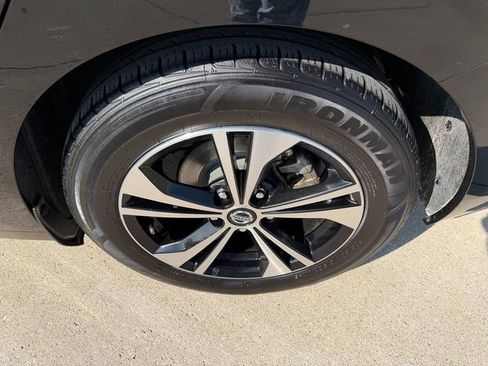 Used 2023 Nissan Sentra SV image 5