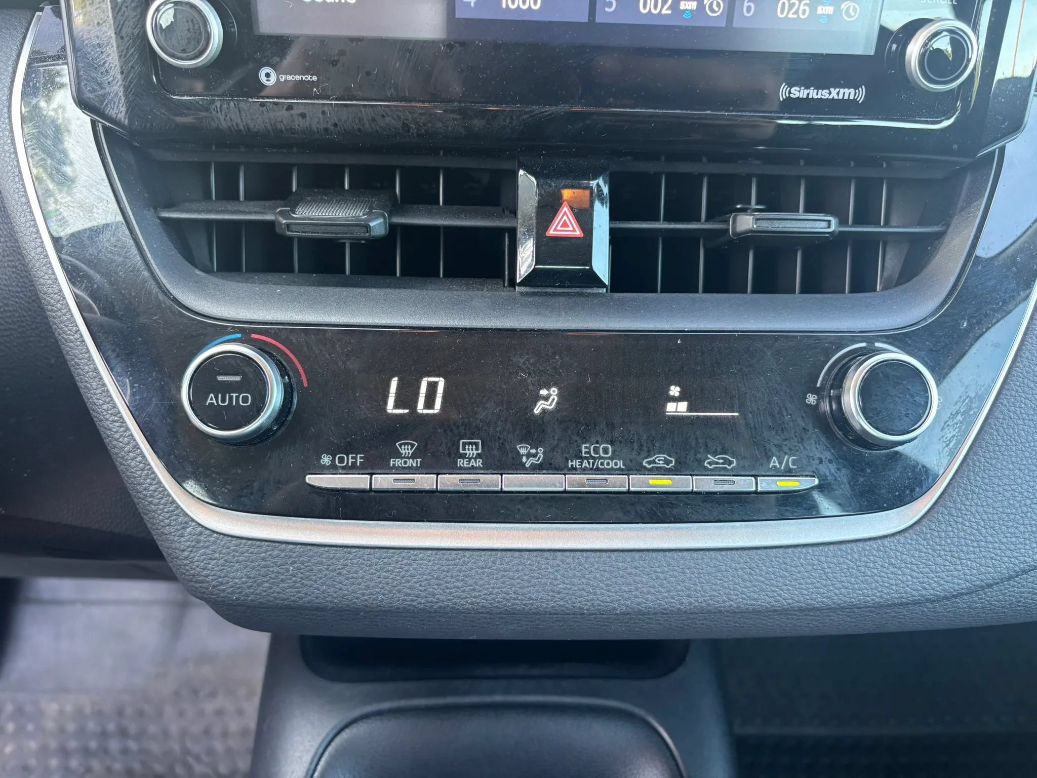 Used 2022 Toyota Corolla LE FWD image 16