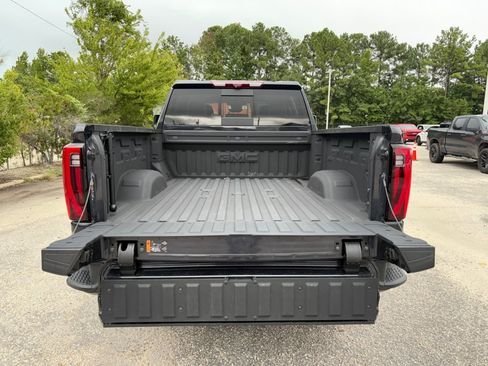 Certified 2025 GMC Sierra 2500 Denali Ultimate AWD/4WD image 15