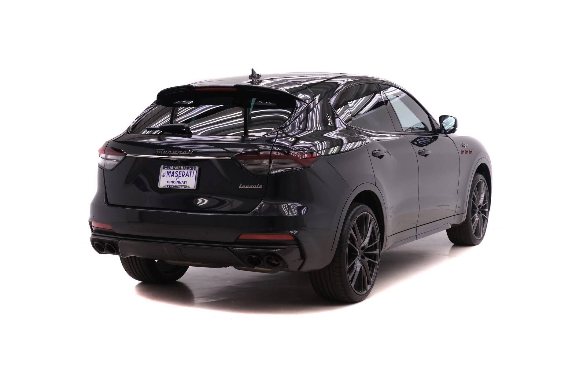 Used 2022 Maserati Levante Trofeo AWD/4WD image 4