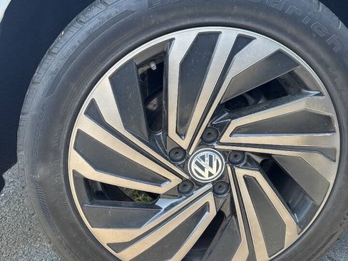 Used 2019 Volkswagen Jetta SEL Premium FWD image 25