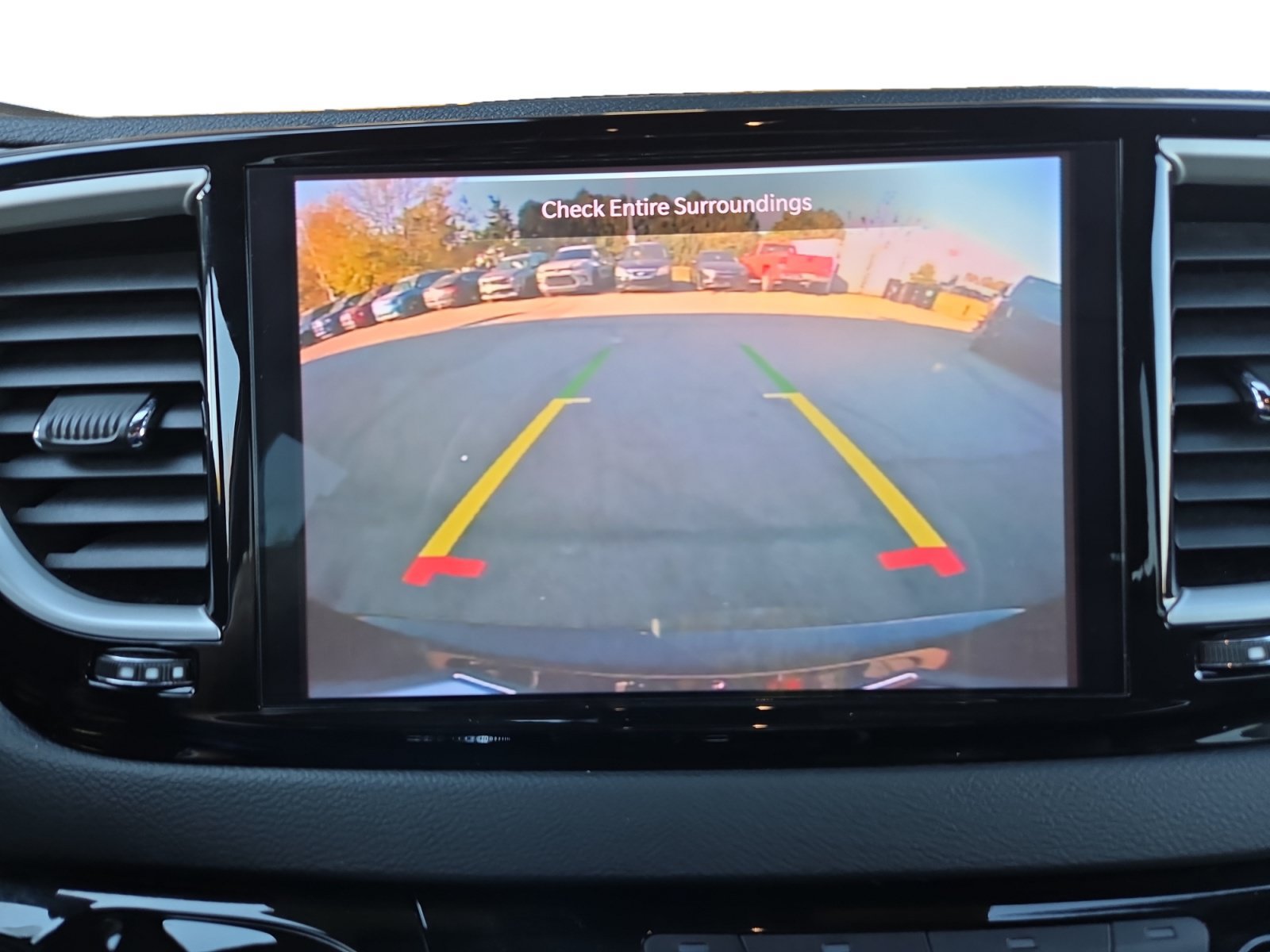 Used 2023 Chrysler Pacifica Touring-L FWD image 16