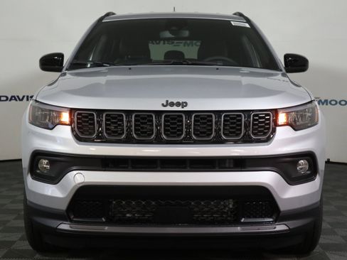 New 2026 Jeep Compass Latitude image 12