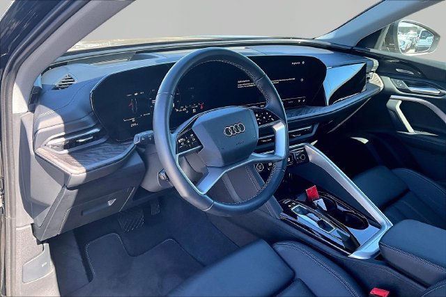 Used 2025 Audi Q5 Premium AWD/4WD image 13