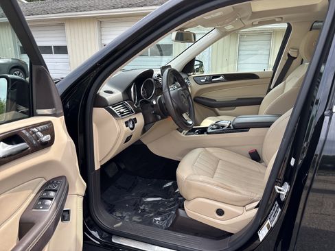 Used 2017 Mercedes-Benz GLE 350 4MATIC w/ Premium 1 Package image 16