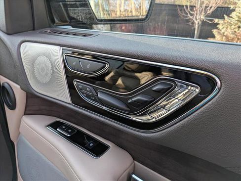 Used 2022 Lincoln Navigator L Reserve image 12