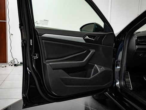 Used 2025 Volkswagen Jetta Sport image 24