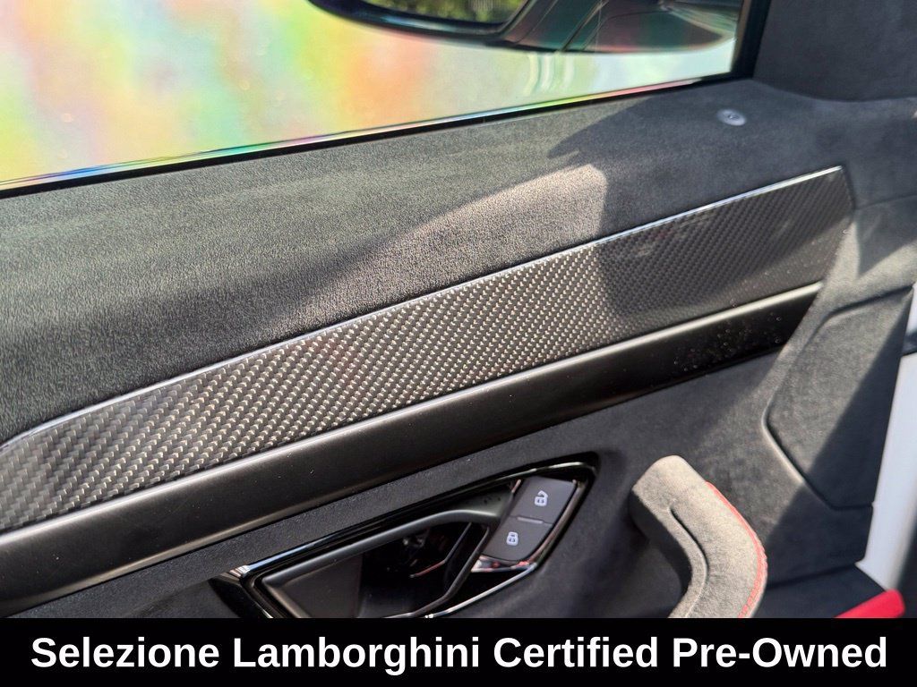 Used 2024 Lamborghini Urus Performante AWD/4WD image 25